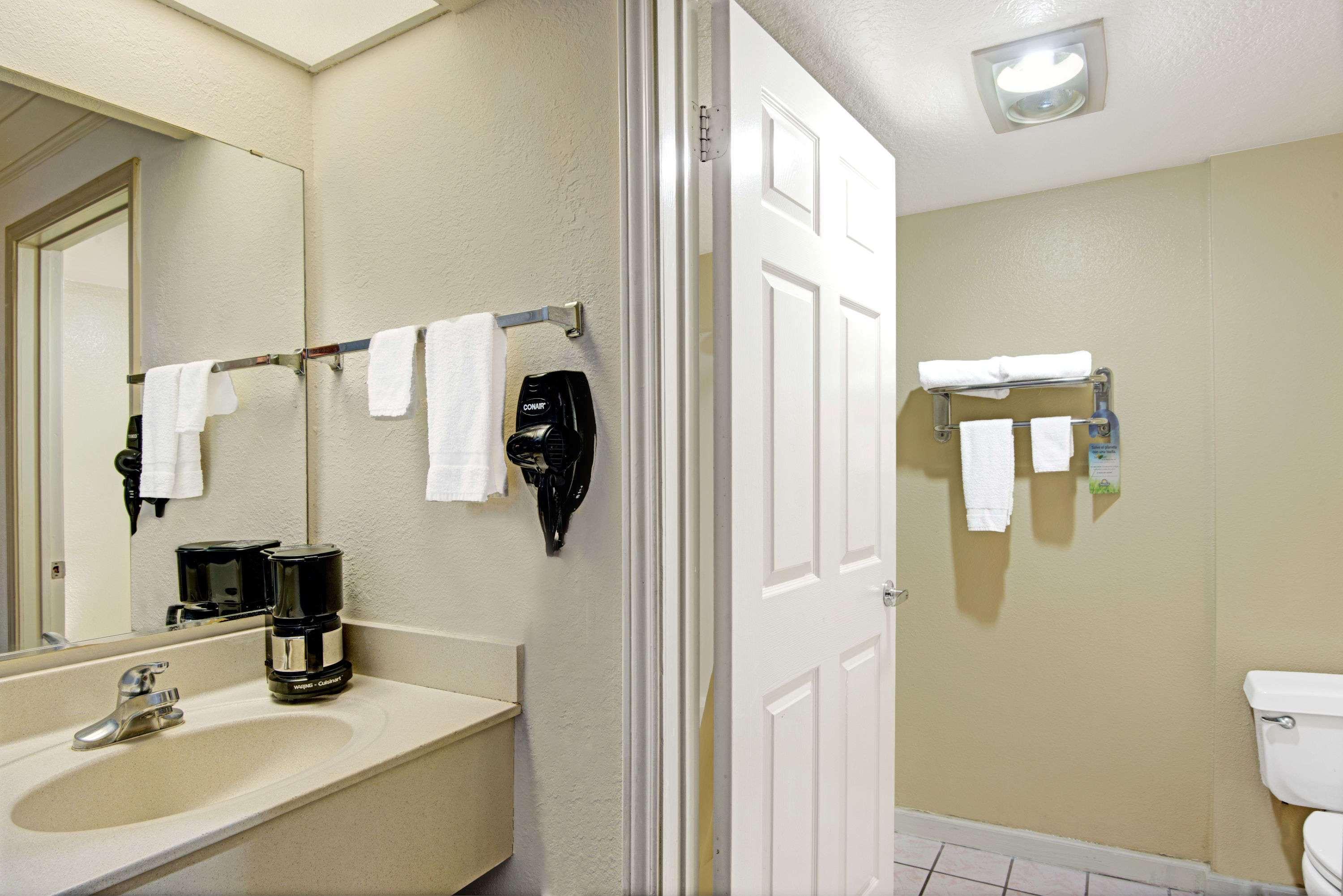 Days Inn By Wyndham San Antonio Airport Εξωτερικό φωτογραφία