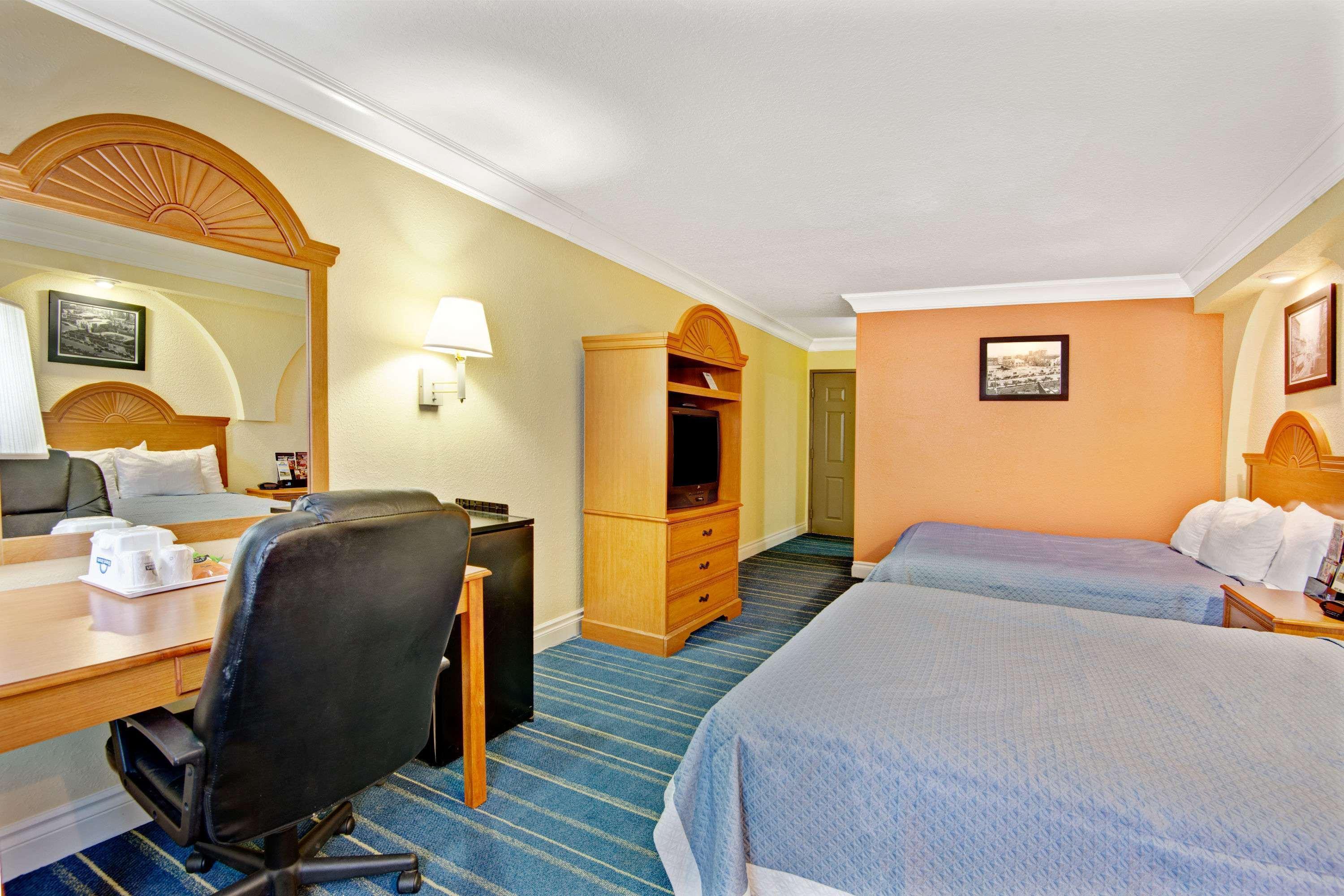 Days Inn By Wyndham San Antonio Airport Εξωτερικό φωτογραφία