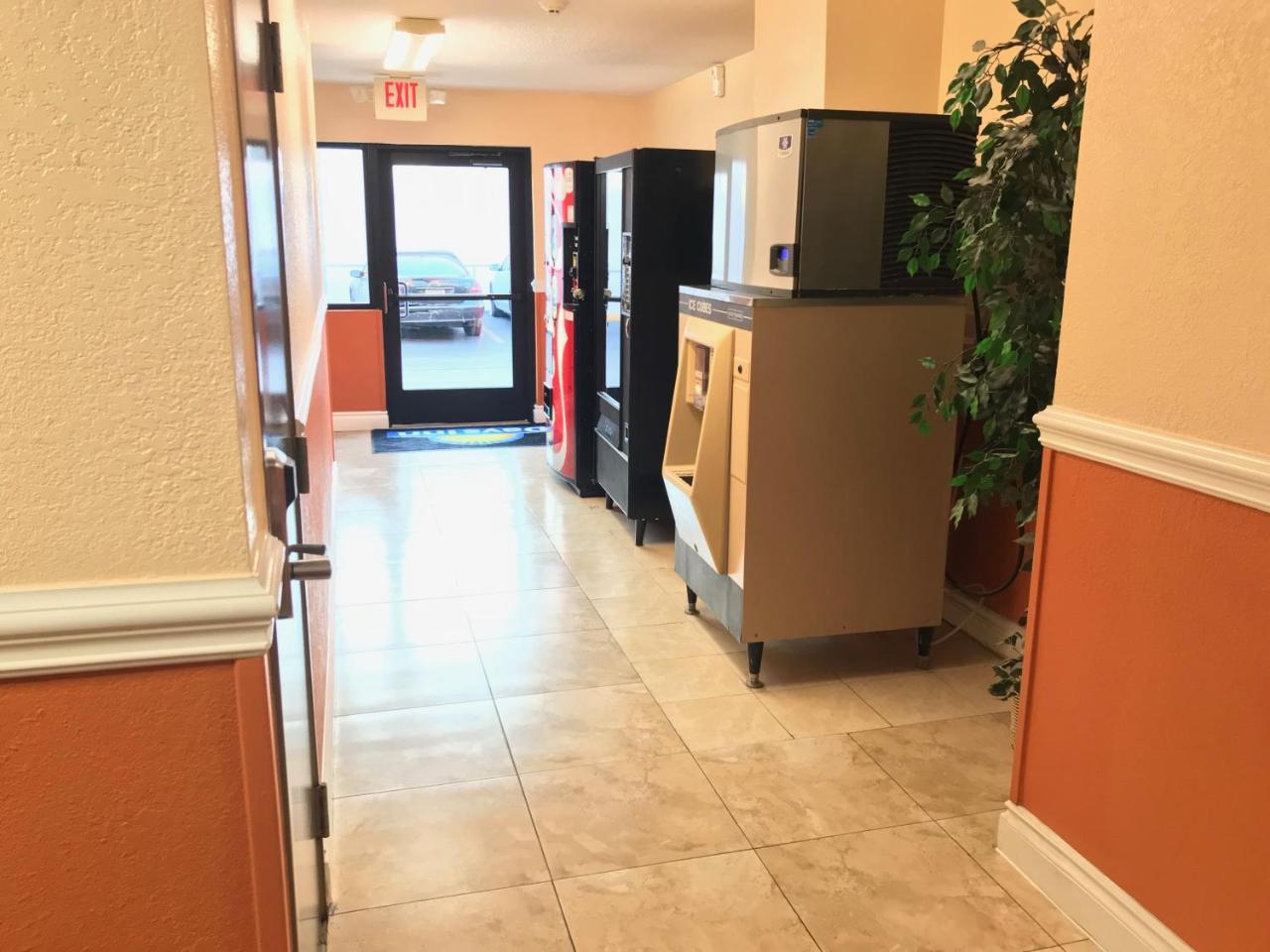 Days Inn By Wyndham San Antonio Airport Εξωτερικό φωτογραφία